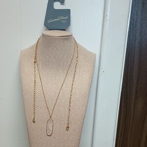 Universal Thread Gold Necklace Set with Pink Pendant